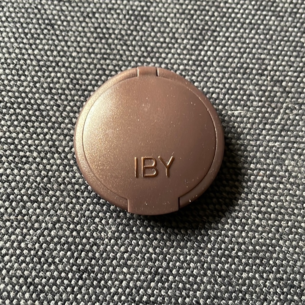 IBY Bronzer/Eyeshadow brand new